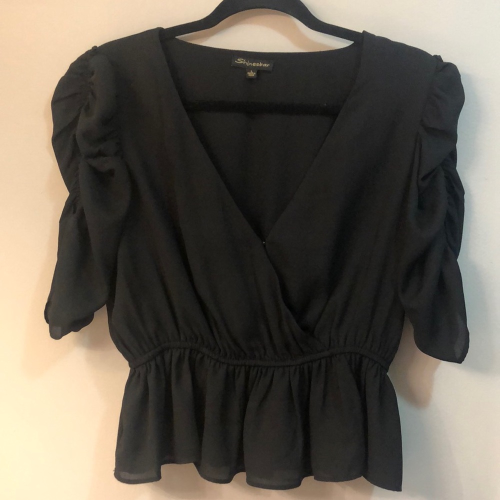 Shinestar LowCut Blouse in black…size Large